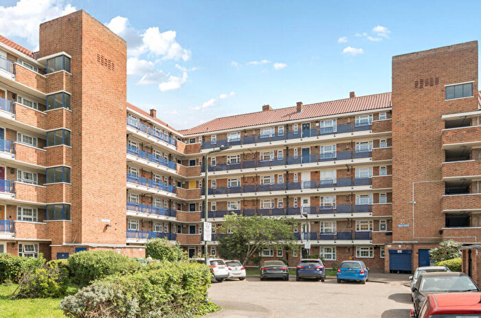 2 Bedroom Apartment For Sale In London Road, Mitcham, CR4
