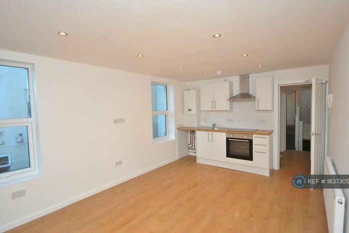 Studio To Rent In Promenade, Southport, PR8