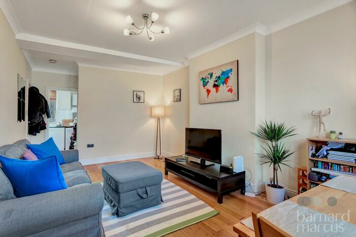 2 Bedroom Maisonette To Rent In Heathview Road, Thornton Heath, CR7