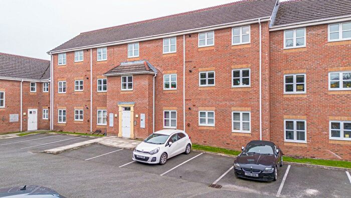 2 Bedroom Flat For Sale In Chapelside Close, Great Sankey, WA5