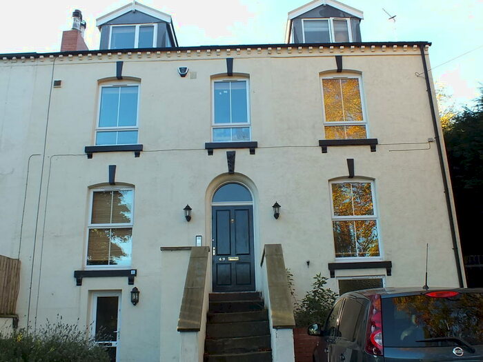 2 Bedroom Apartment To Rent In Meanwood Road, Leeds, LS7