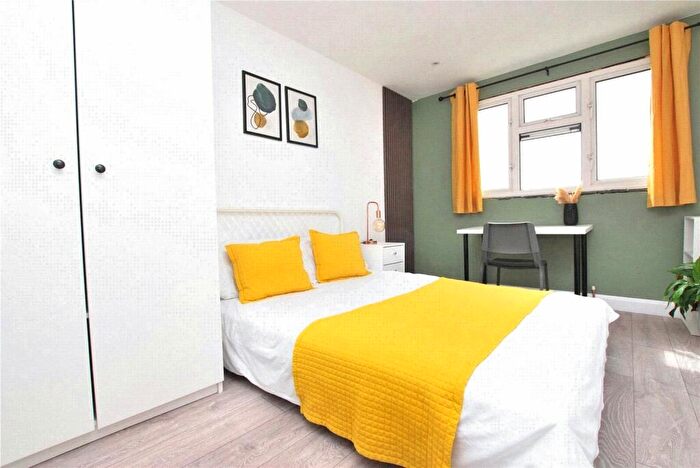 1 Bedroom End Of Terrace House To Rent In Park Barn Drive, Guildford, Surrey, GU2