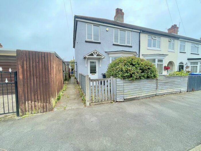 3 Bedroom End Of Terrace House To Rent In Hawthorne Avenue, Cleethorpes, DN35