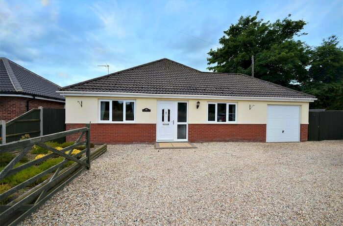 3 Bedroom Detached Bungalow For Sale In Long Common Lane, Swanton Abbott, Norwich, NR10