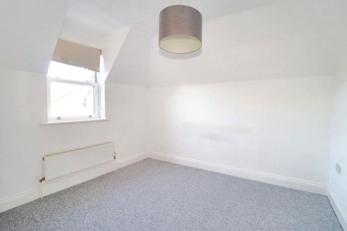 1 Bedroom Flat To Rent In Crouch Oak Lane, Addlestone, KT15