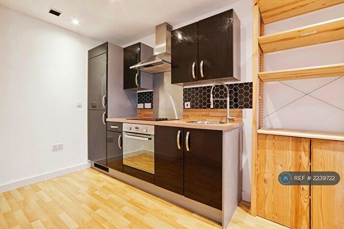 2 Bedroom Flat To Rent In Cross Green Lane, Leeds, LS9