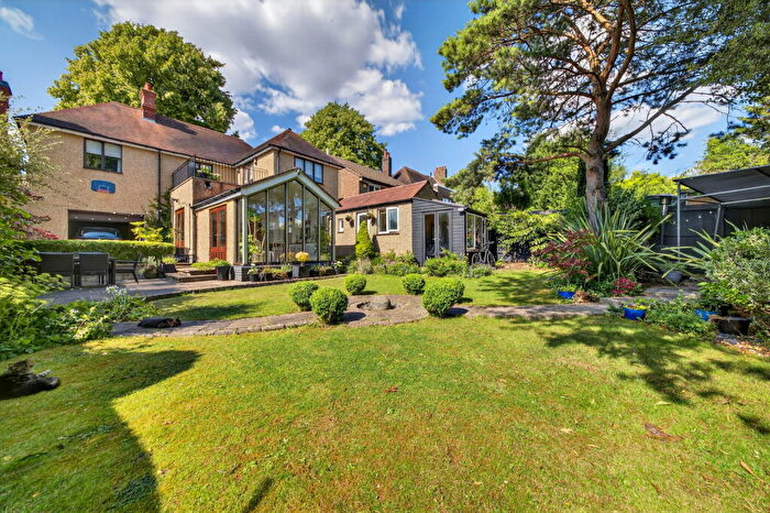 4 Bedroom Detached House For Sale In Kingsley Avenue, Kettering, NN16