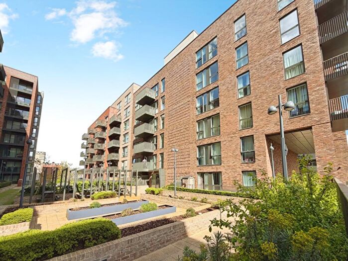 2 Bedroom Flat For Sale In Regal Walk, Bexleyheath, DA6