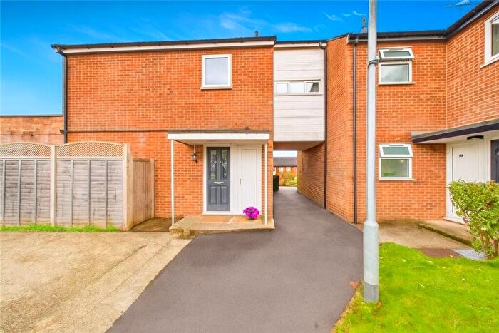4 Bedroom End Of Terrace House For Sale In Valon Road, Arborfield, Reading, Berkshire, RG2