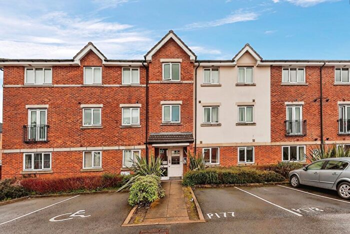 2 Bedroom Apartment For Sale In Blackthorn Drive, Huddersfield, HD3