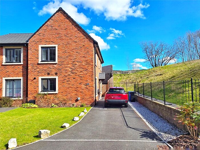 3 Bedroom Semi-detached House For Sale In Seymour Close, Rawtenstall, Rossendale, BB4