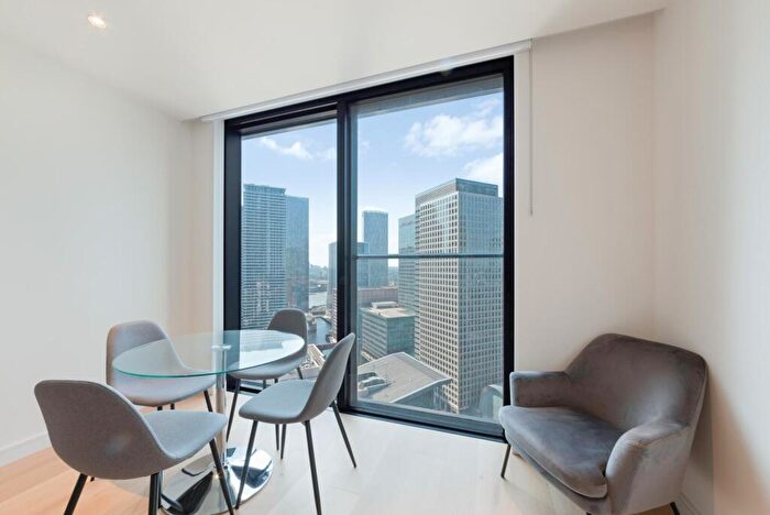 1 Bedroom Apartment To Rent In Hampton Tower, South Quay Plaza, Canary Wharf, London, E14