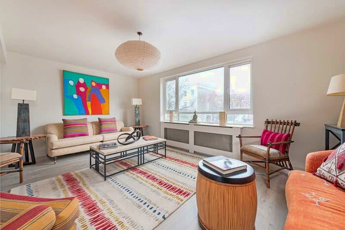 3 Bedroom Apartment To Rent In Ann Lane, Chelsea, London, SW10