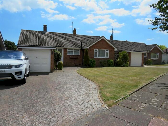 3 Bedroom Bungalow To Rent In Chatfield Crescent, Eastbourne, BN22