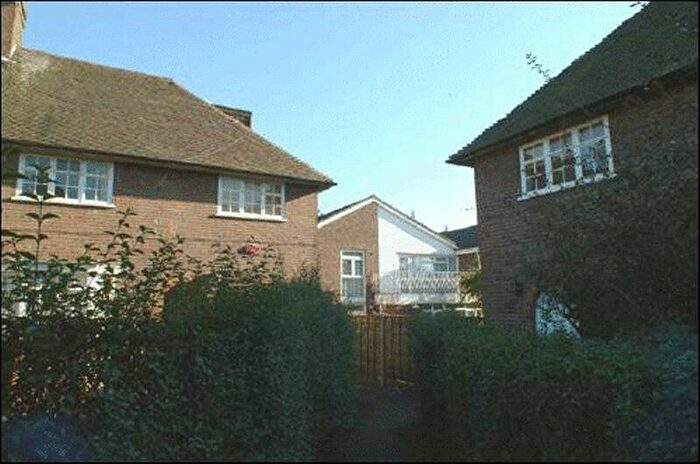 2 Bedroom Maisonette To Rent In Neale Close, Hampstead Garden Suburb, N2