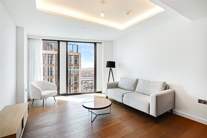 2 Bedroom Flat To Rent In Carnation Way, London, SW8