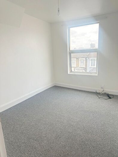 1 Bedroom Flat To Rent In High Road Leyton, London, E10