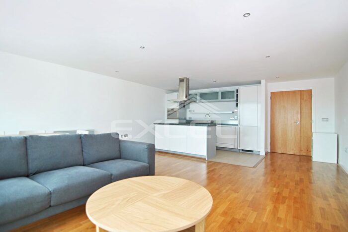 2 Bedroom Semi-Detached House To Rent In Oman Avenue, Cricklewood, NW2