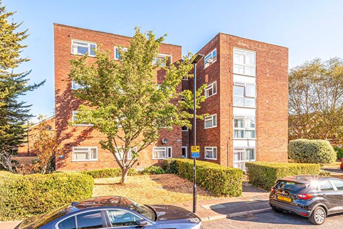 2 Bedroom Flat For Sale In St. Christophers Close, Isleworth, TW7