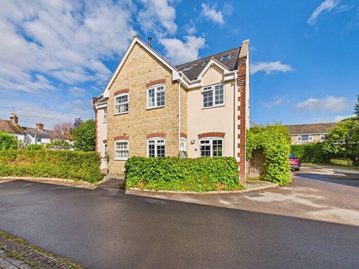 4 Bedroom Semi-Detached House For Sale In Tannery Court, Horsham, RH13