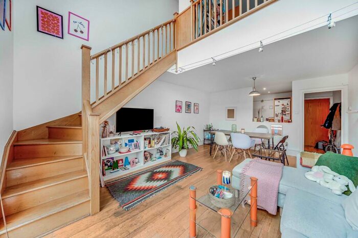 2 Bedroom Duplex To Rent In Curtain Road, London, EC2A