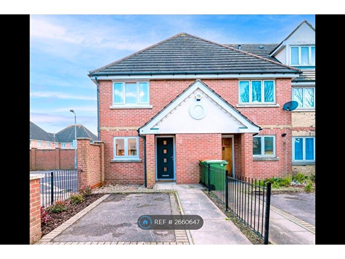 2 Bedroom End Of Terrace House To Rent In Ireland Close, London, E6