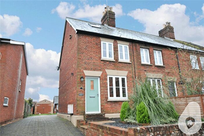 3 Bedroom Semi-Detached House For Sale In Froghall Lane, Walkern, Stevenage, Hertfordshire, SG2