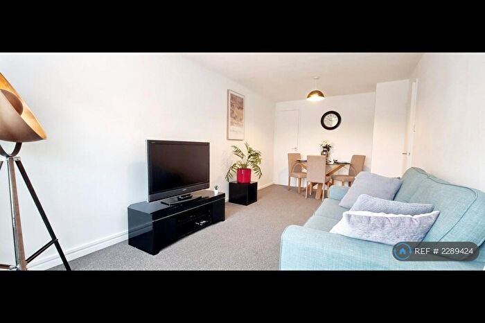 2 Bedroom Flat To Rent In Barton Court, Leamington Spa, CV31