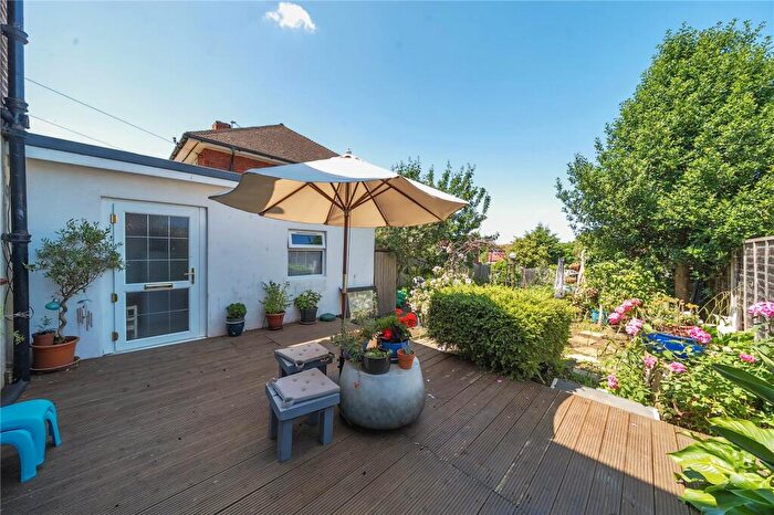 2 Bedroom Semi-Detached House For Sale In Arnhem Drive, New Addington, Croydon, CR0
