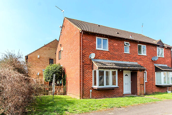 2 Bedroom End Of Terrace House For Sale In Senwick Drive, Wellingborough, NN8