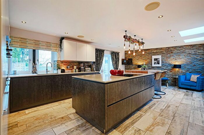 4 Bedroom Detached House For Sale In Whitley Lane, S35
