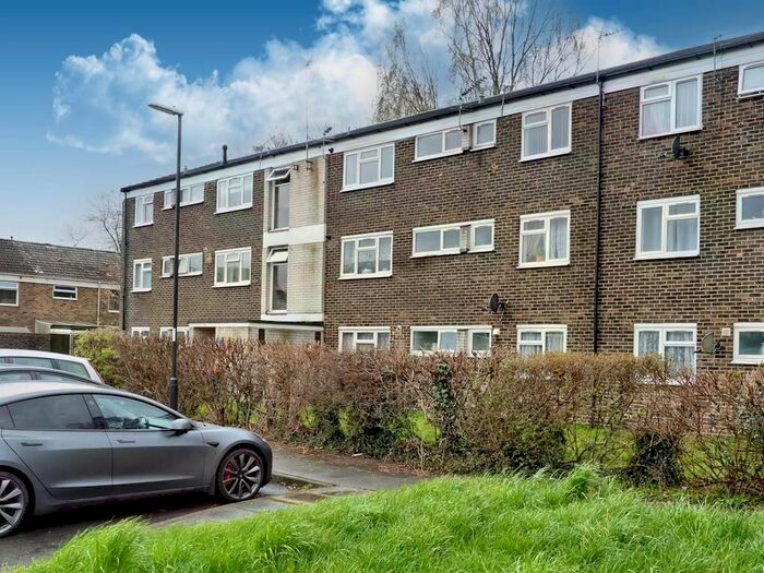 2 Bedroom Flat To Rent In Dedisham Close, Crawley, RH10