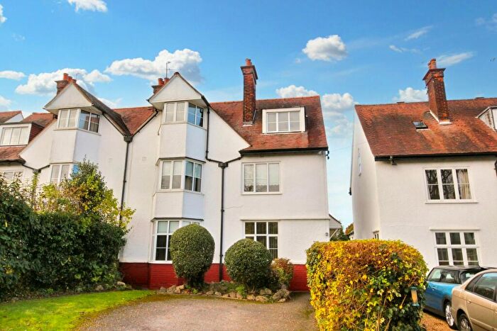 5 Bedroom Semi-Detached House For Sale In Norton Way South, Letchworth Garden City, SG6