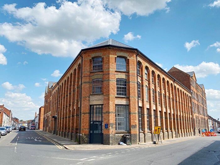 1 Bedroom Flat For Sale In Overstone Road, Northampton, NN1