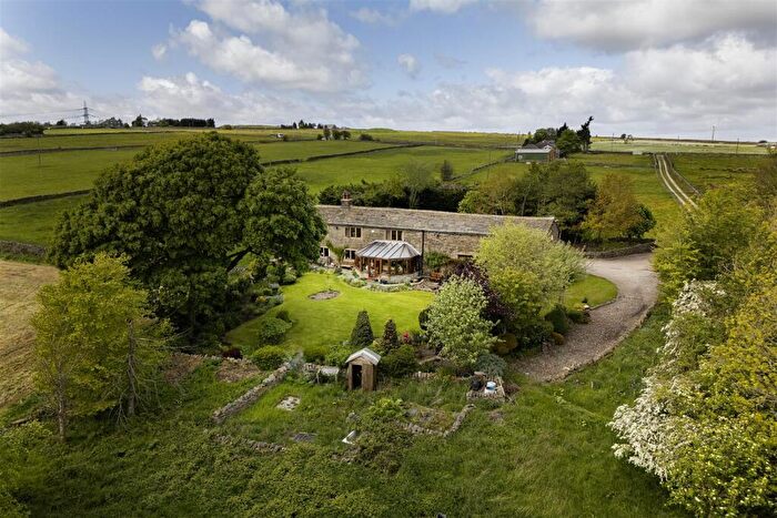 4 Bedroom Detached House For Sale In Sydale Farm, Upper Shay, Allerton, Bradford, BD15