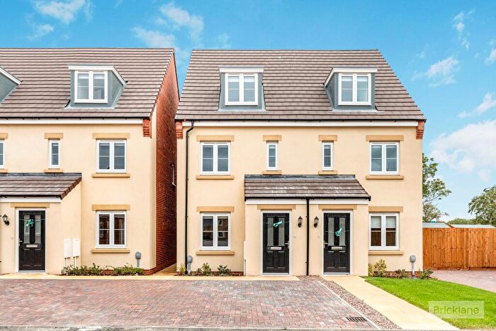 3 Bedroom Semi-Detached House To Rent In Wheatfields, Chatteris, PE16
