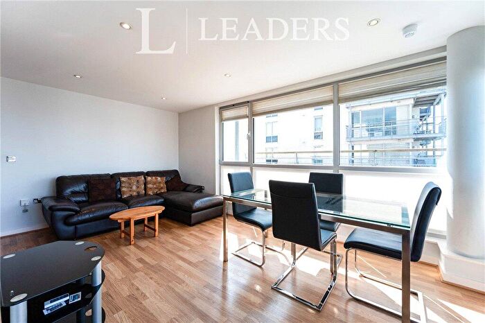 2 Bedroom Apartment To Rent In Cross Street, Portsmouth, PO1