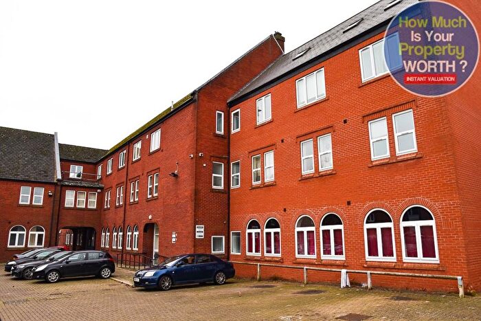 1 Bedroom Flat To Rent In Bishopstone Court, Ashburnham Road, Bedford, MK40