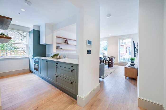 1 Bedroom Flat To Rent In Nevern Square, London, SW5