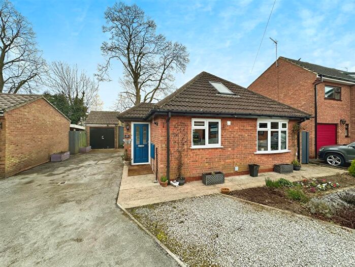 2 Bedroom Detached Bungalow For Sale In Manor Drive, Elloughton, HU15