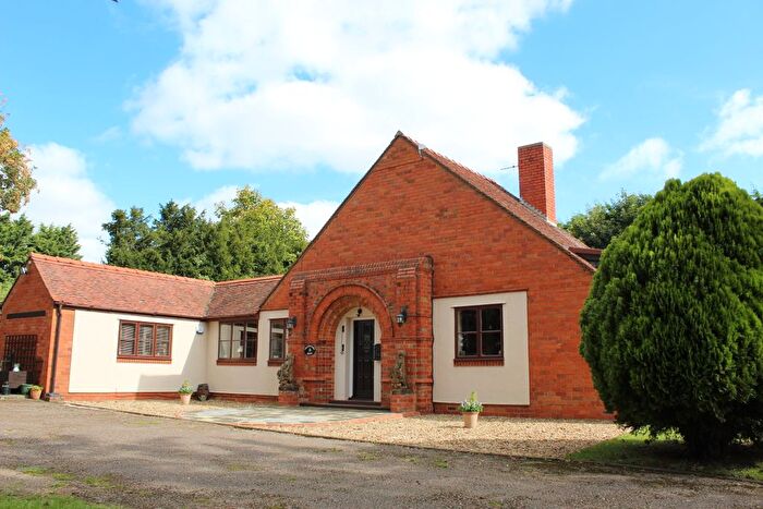3 Bedroom Detached Bungalow For Sale In Stratton Park, Biggleswade, SG18