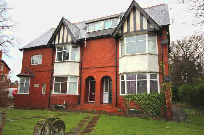 Flat To Rent In Wardle Road, Sale, M33