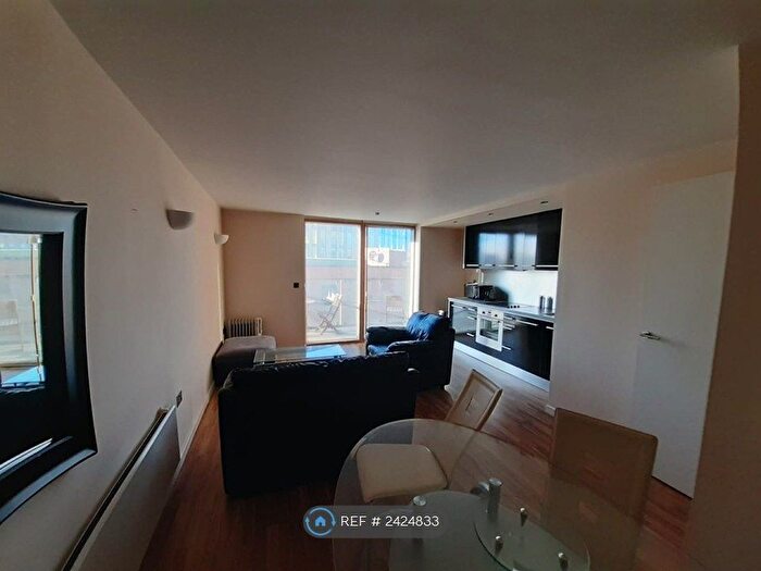 2 Bedroom Flat To Rent In Wellington Street, Leeds, LS1