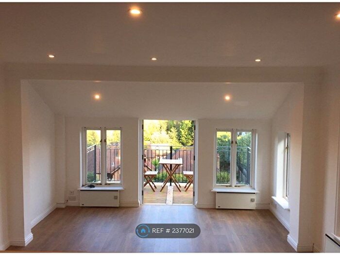 1 Bedroom Flat To Rent In College Lane, East Grinstead, RH19
