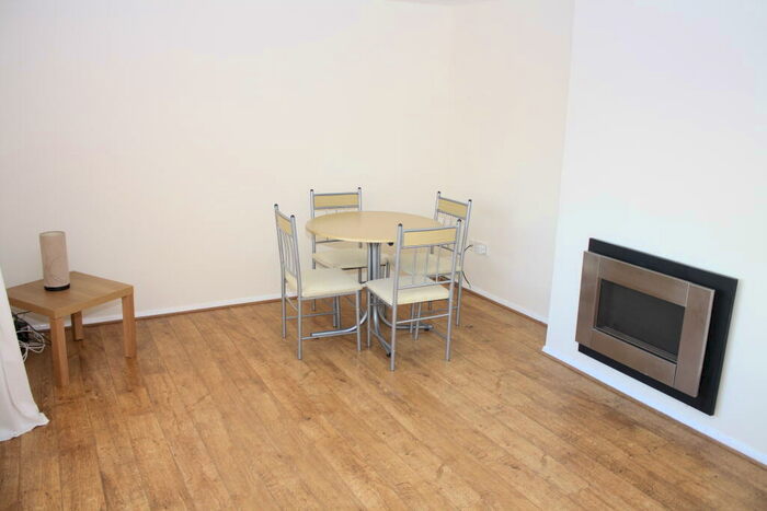 2 Bedroom Flat To Rent In West Farm Avenue, Longbenton, NE12