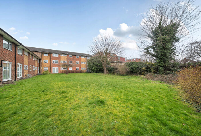 2 Bedroom Apartment For Sale In Imperial Gardens, Mitcham, CR4