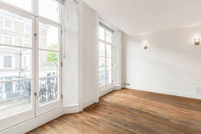 2 Bedroom Flat To Rent In Finborough Road, London, SW10