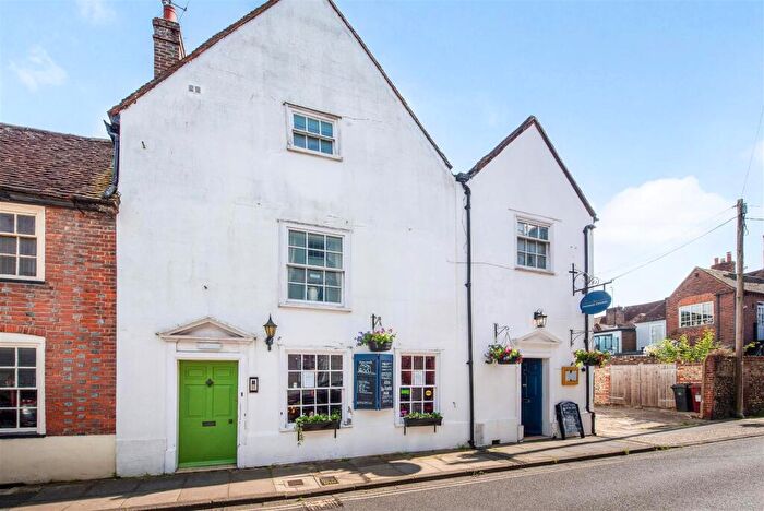 2 Bedroom Apartment For Sale In Guildhall Street, Chichester, PO19