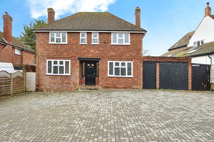 3 Bedroom Detached House For Sale In Radstock Lane, Earley, Reading, RG6