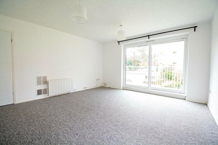 2 Bedroom Flat To Rent In Modern Bed Flat In Meyrick Court, BH2